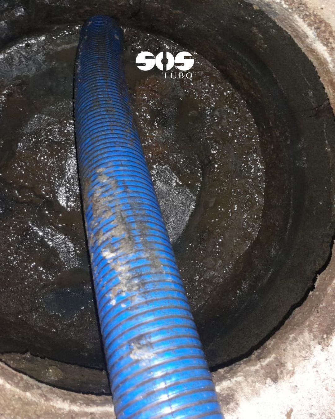 LIMPEZA DE FOSSA SÉPTICA COM CAMINHÃO ALTO VÁCUO: COMO FUNCIONA E QUANDO FAZER?