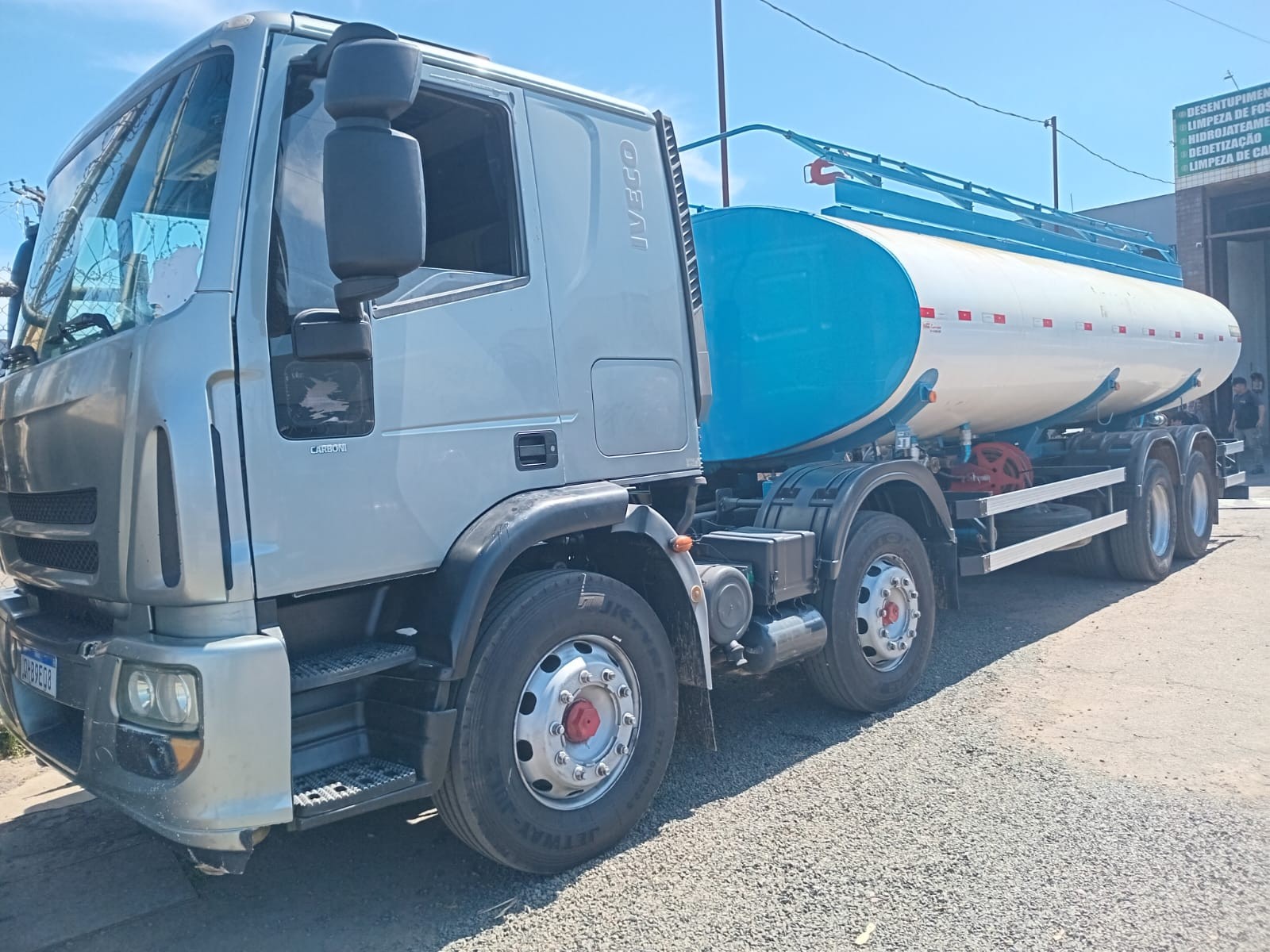 Caminhão Pipa em Porto Alegre e Região Metropolitana: Entenda Por Que Esse Serviço É Essencial